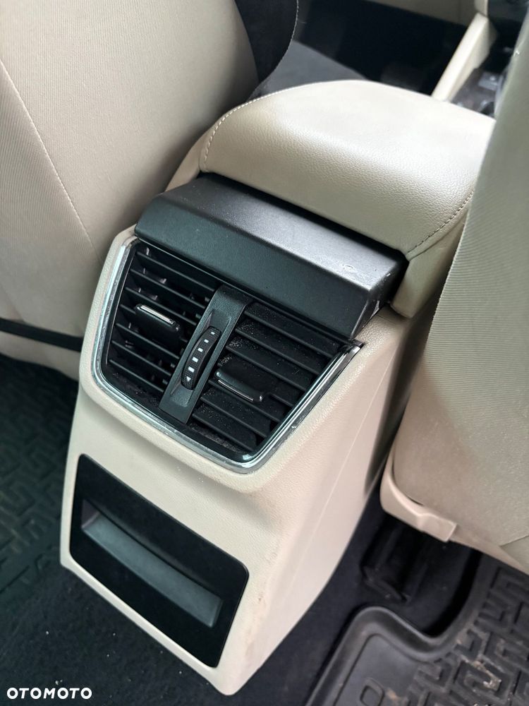 Skoda Octavia 2.0 TDI Elegance DSG - 9