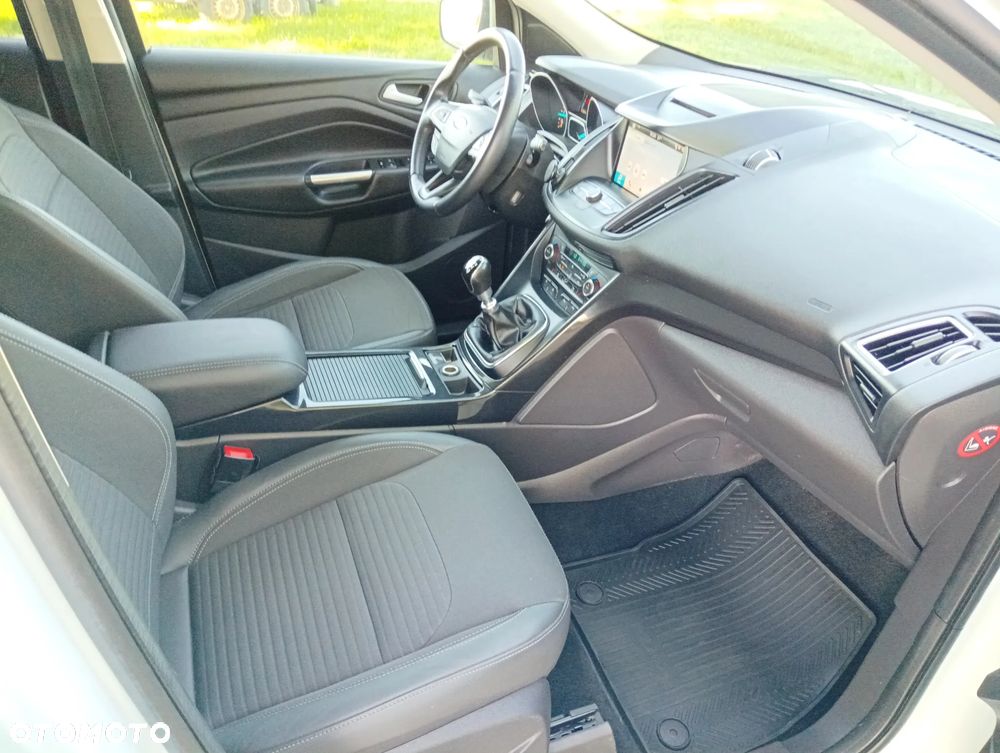 Ford Kuga 2.0 TDCi 2x4 Titanium - 9