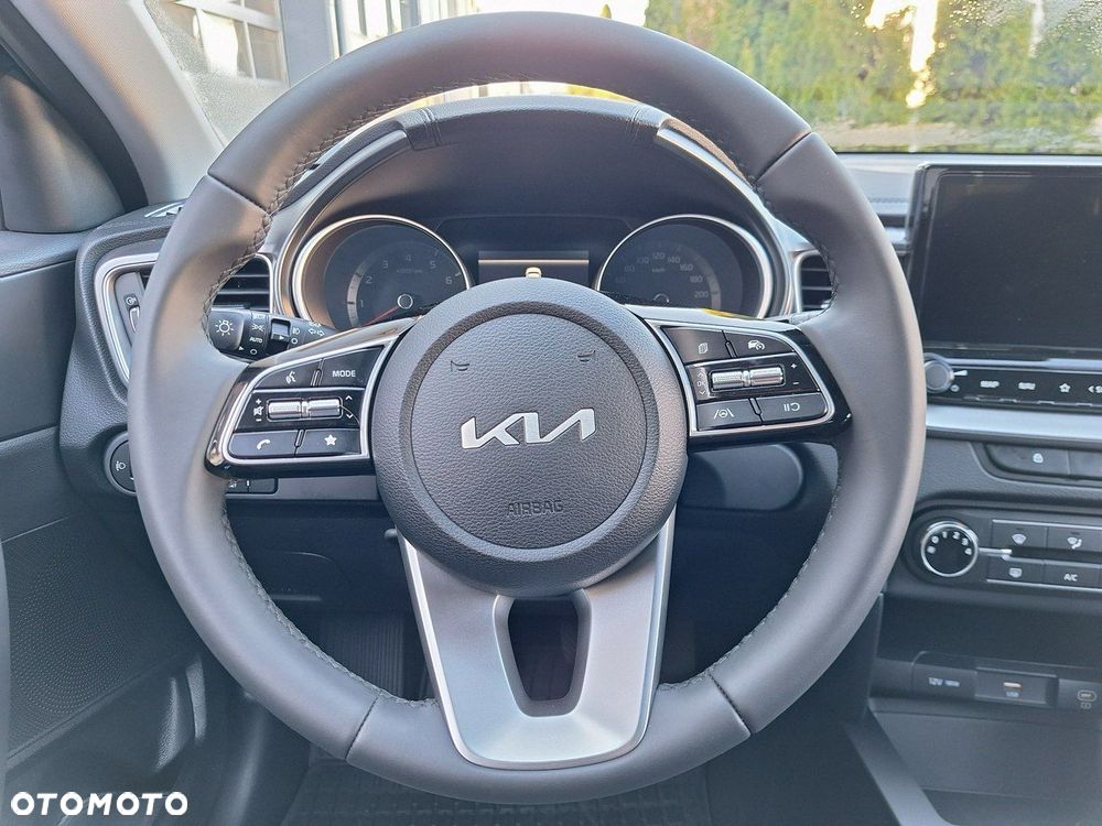 Kia XCeed - 23