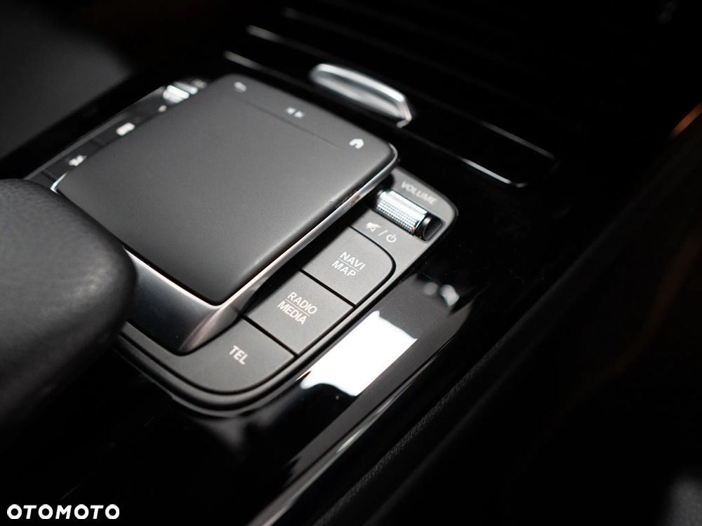 Mercedes-Benz Klasa A 180 Style 7G-DCT - 31
