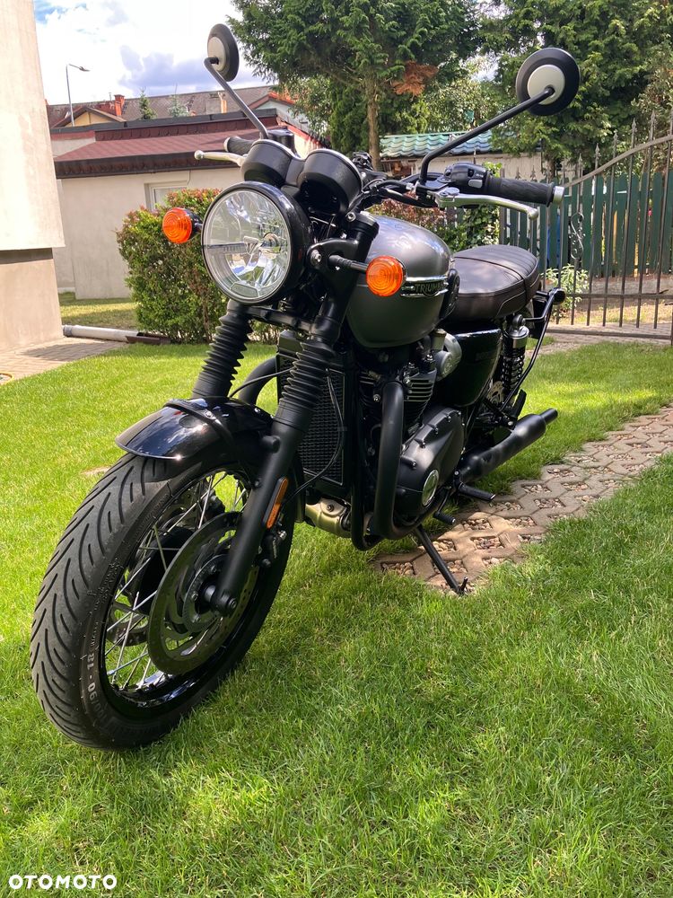 Triumph Bonneville - 6