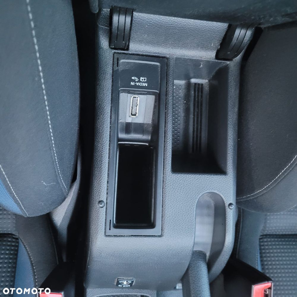 Volkswagen Golf - 26