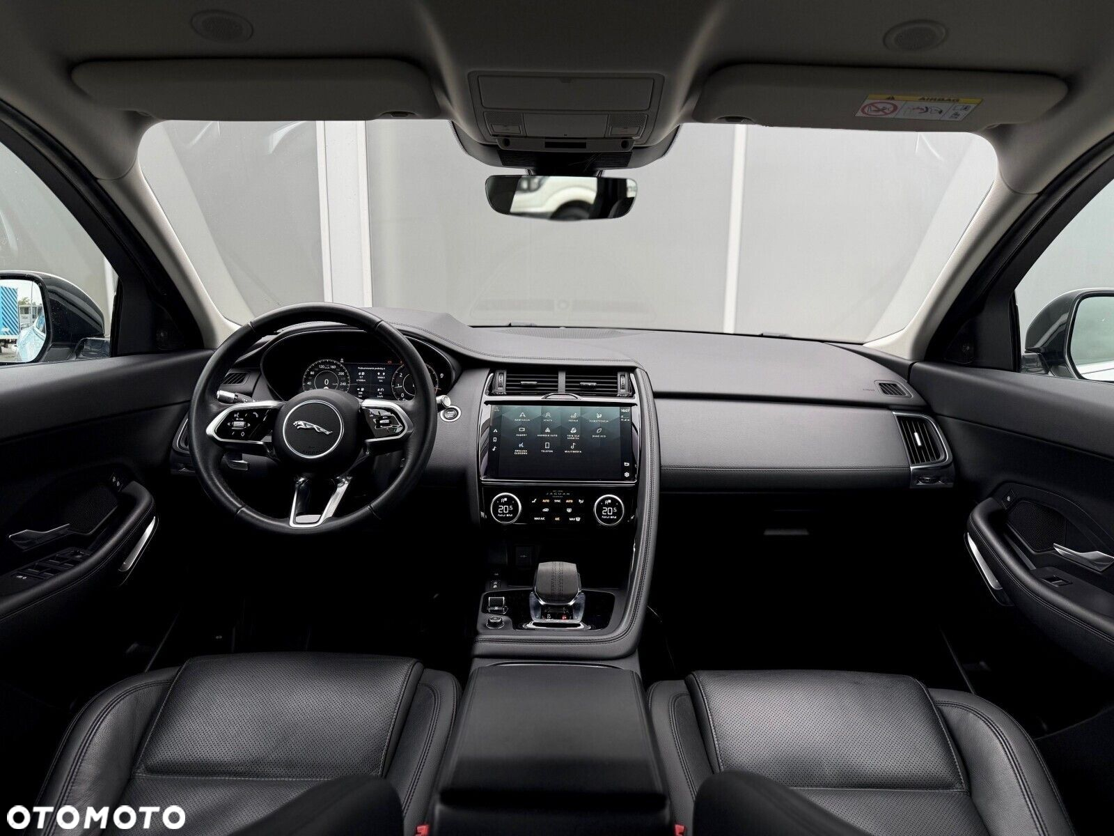 Jaguar E-Pace - 13