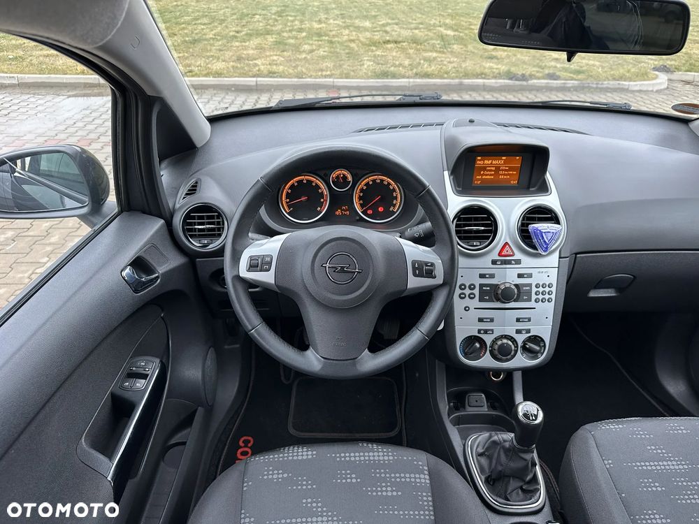 Opel Corsa 1.4 16V Satellite - 23