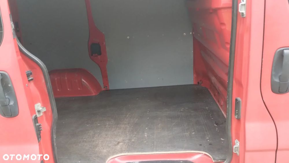 Renault TRAFIC - 12