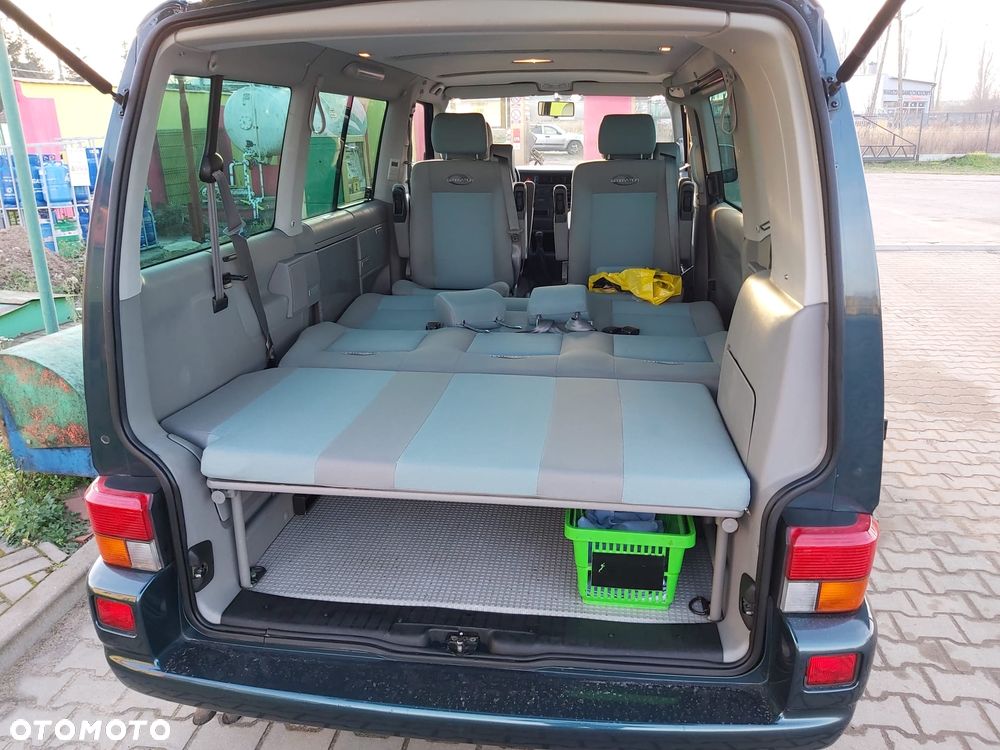 Volkswagen Multivan - 5