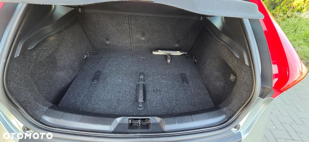 Volvo V40 Cross Country D3 Drive-E Momentum - 29