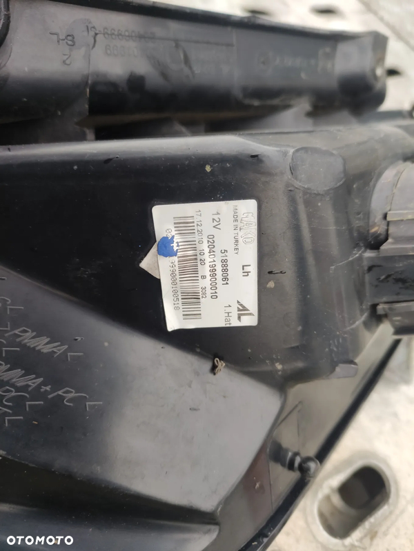 Fiat Punto Evo 5D lampa lewy tył