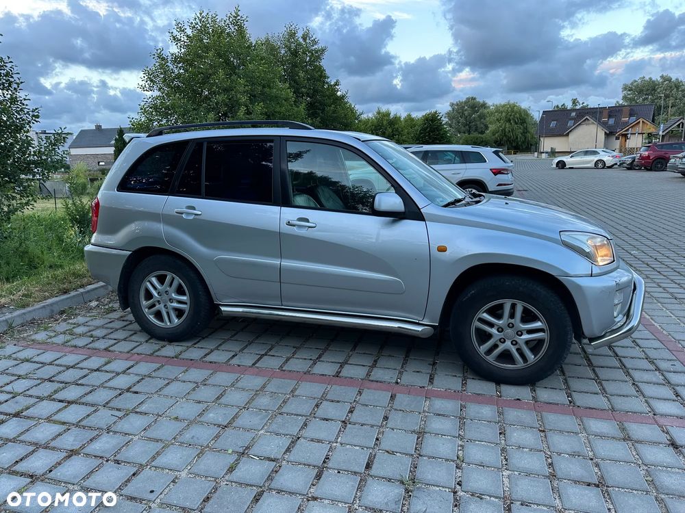 Toyota RAV4 2.0 VVT-i 4x4 - 5