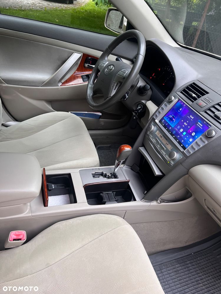 Toyota Camry - 13