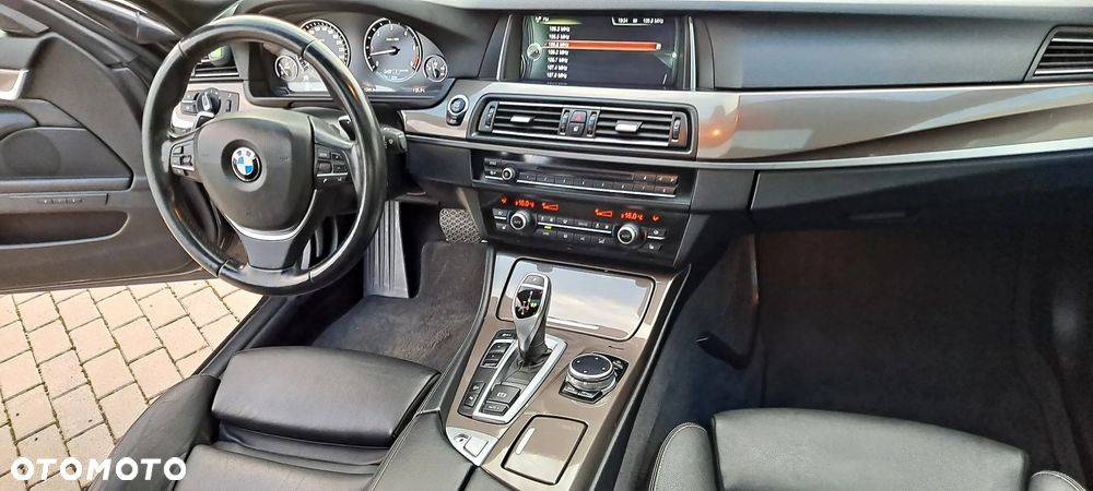 BMW Seria 5 535d Sport-Aut Modern Line - 16