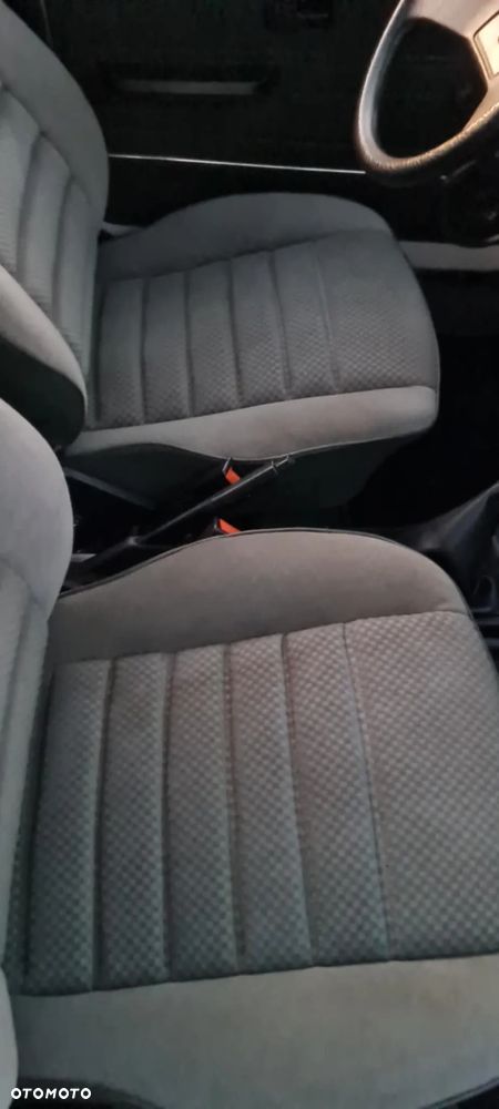 Volkswagen Golf 1.1 - 32