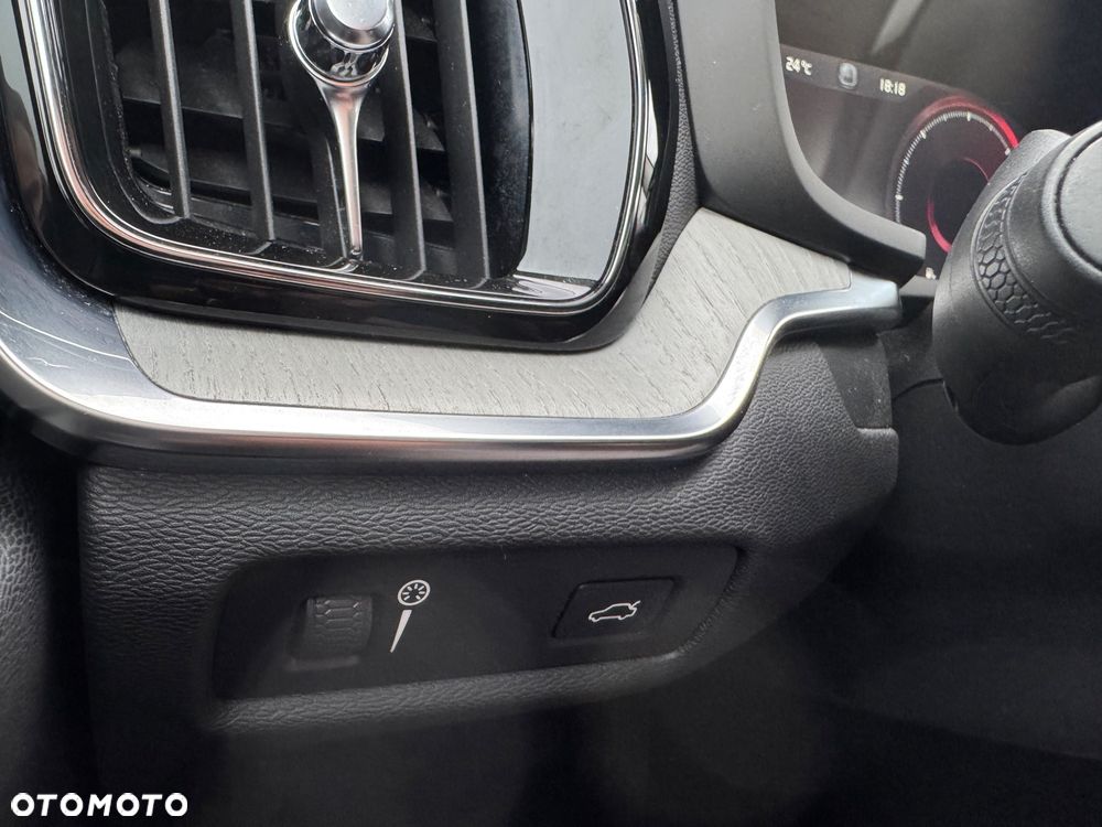 Volvo V60 B4 D Geartronic Momentum - 26