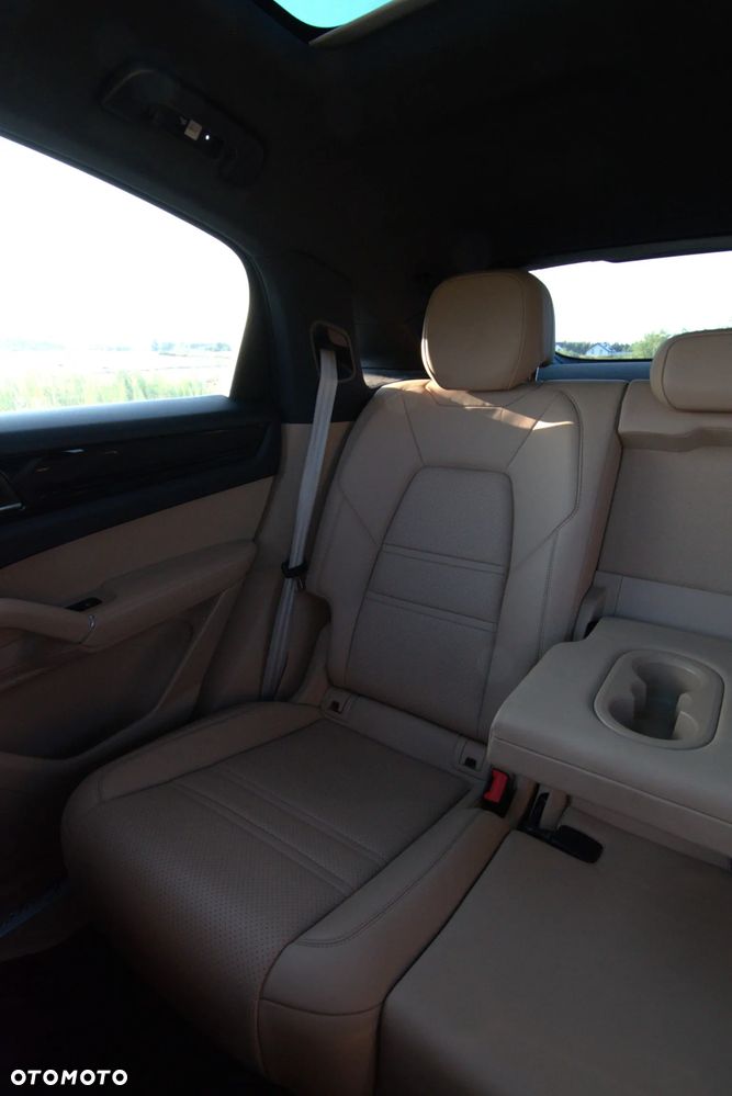 Porsche Cayenne Platinum Edition - 37