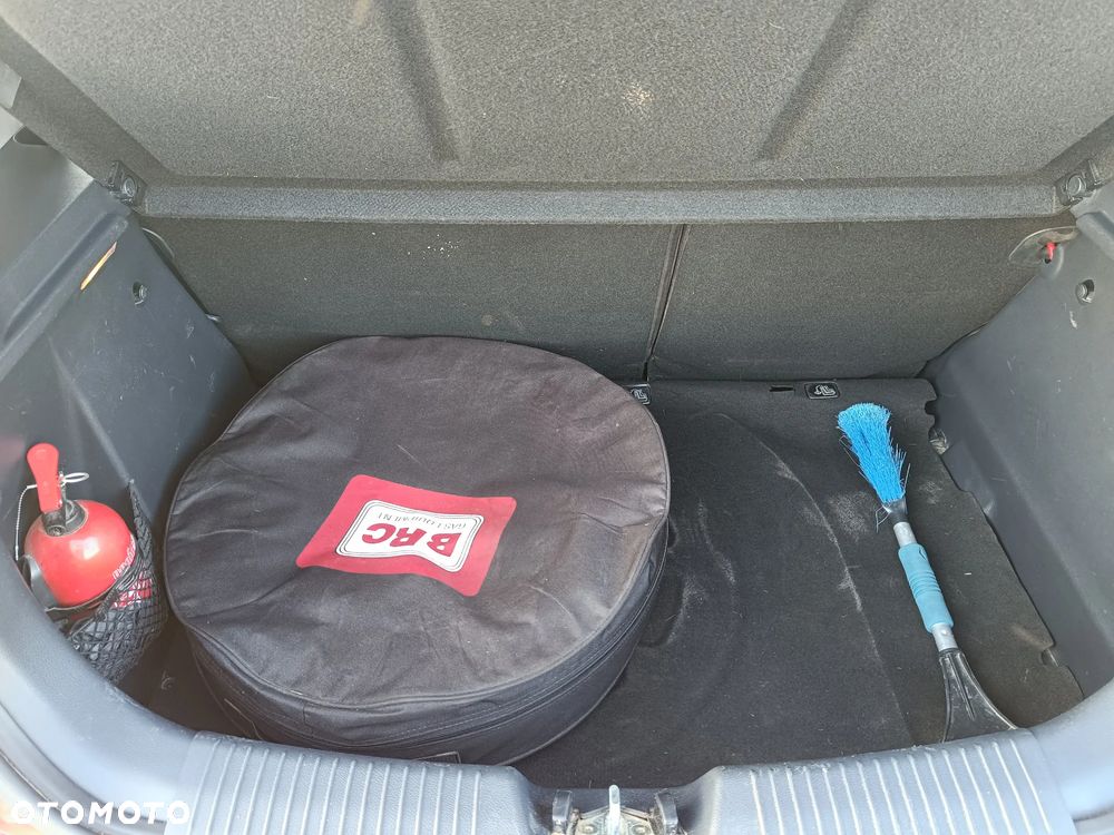 Kia Rio 1.2 Business Line - 9