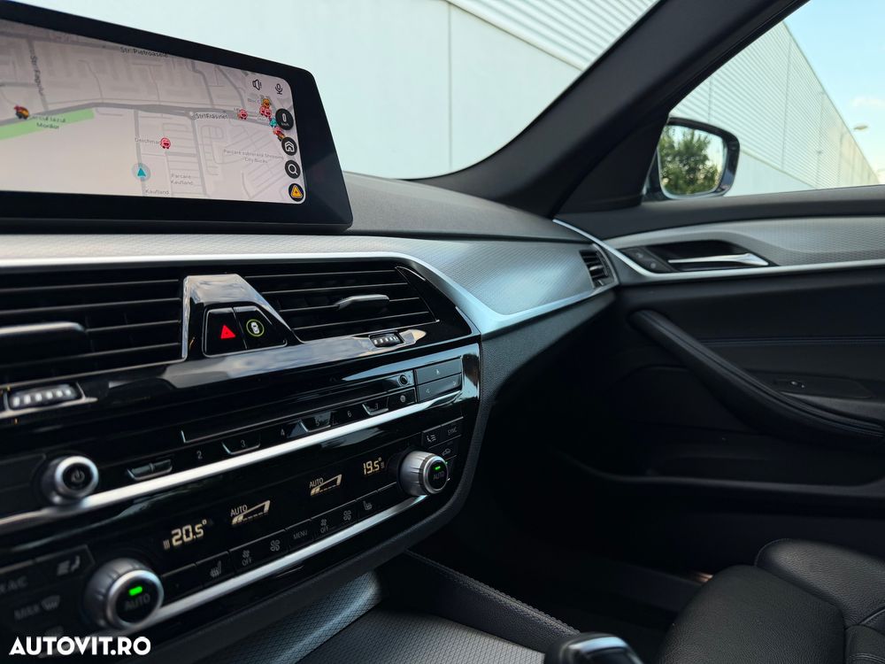 BMW Seria 5 540i xDrive AT - 26