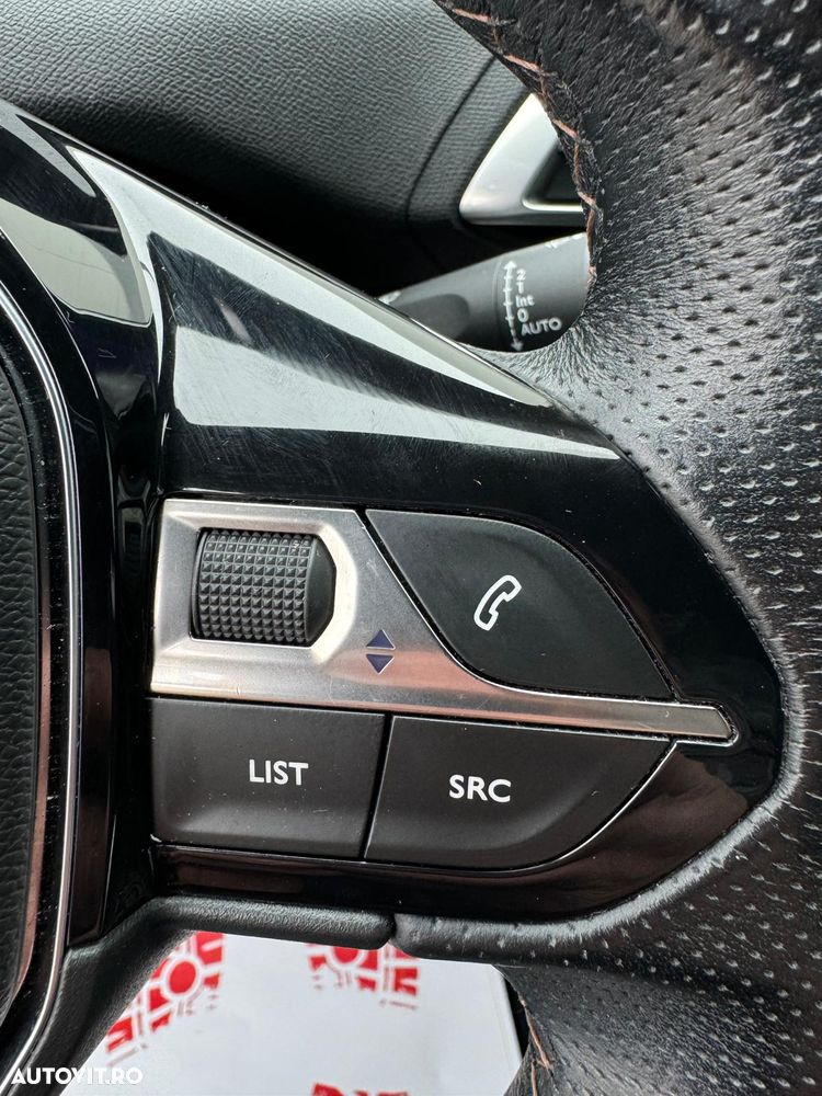 Peugeot 3008 1.2 PureTech Turbo S&S GT-Line - 26