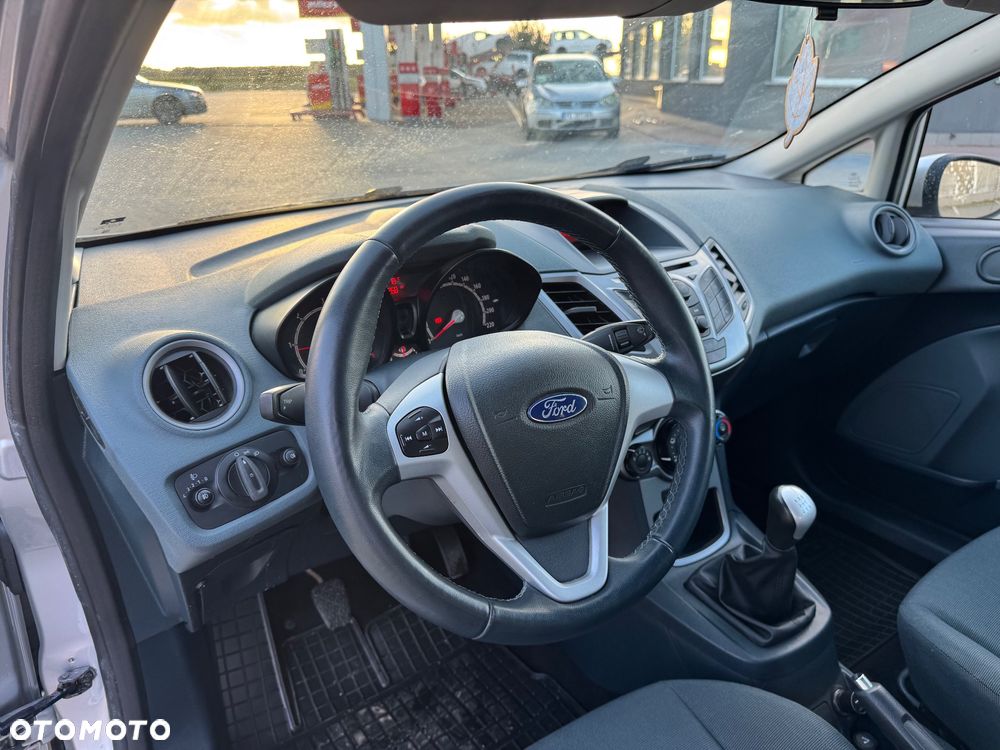Ford Fiesta 1.6 TDCi DPF Trend - 17