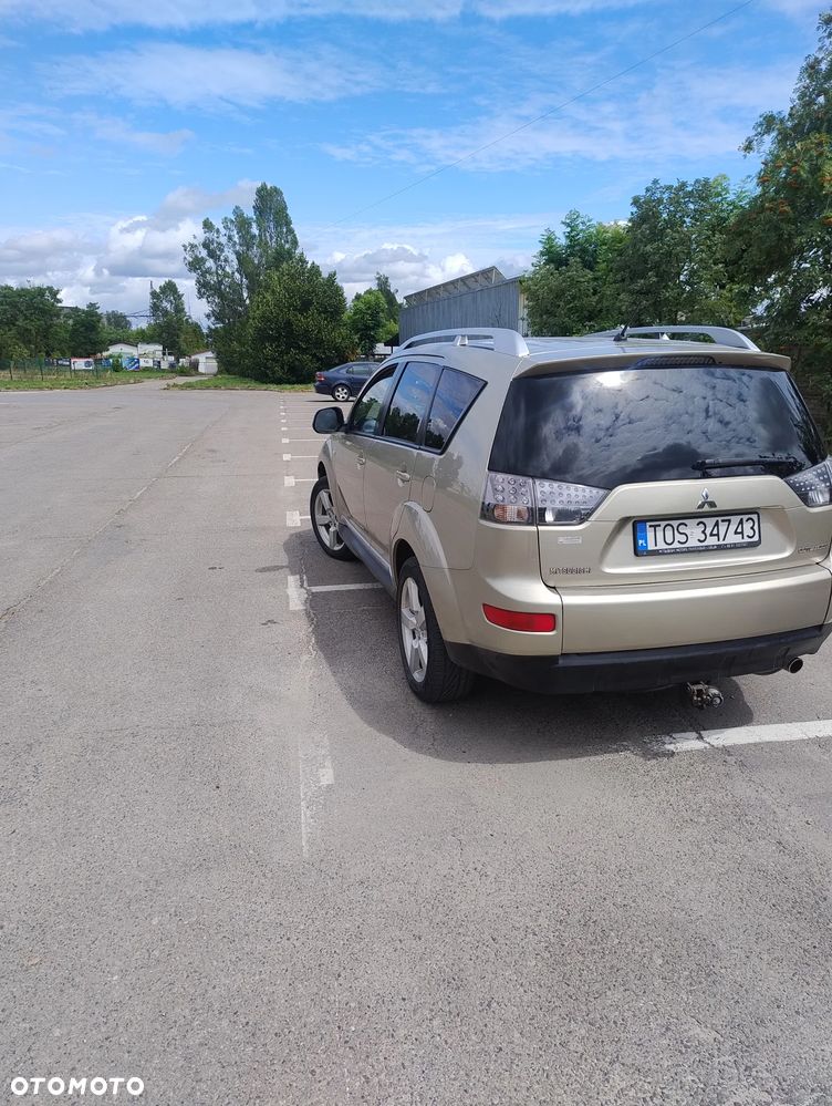 Mitsubishi Outlander 2.4 Invite 2WD - 4