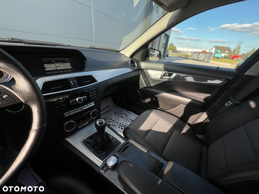 Mercedes-Benz Klasa C 180 CDI Avantgarde Edition - 22