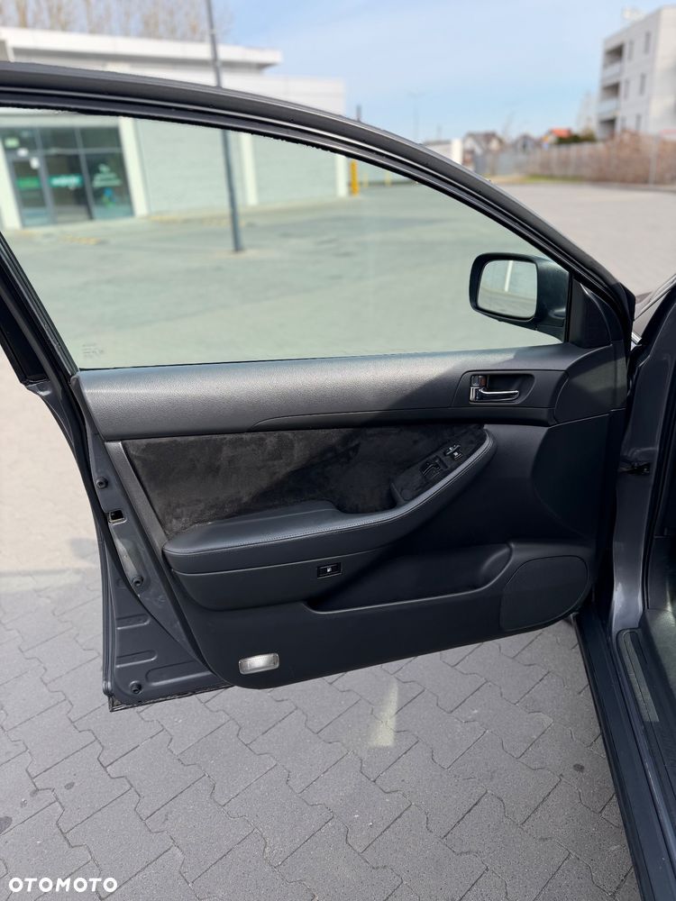 Toyota Avensis 1.6 VVT-i Terra - 5