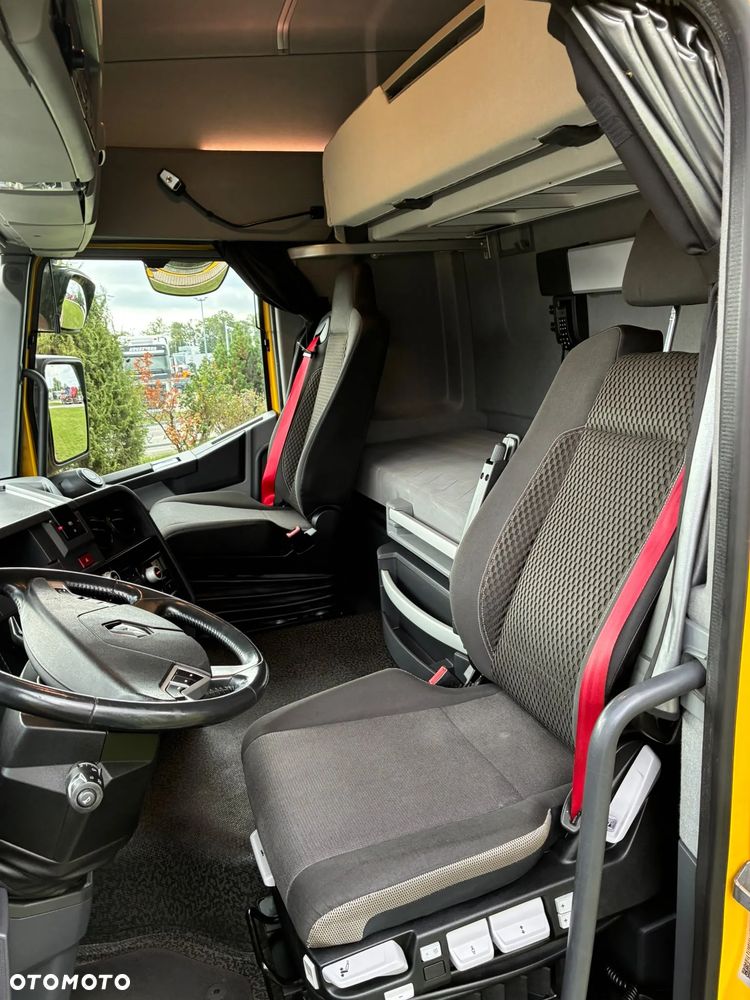 Renault T480 Sleeper Cab - 16