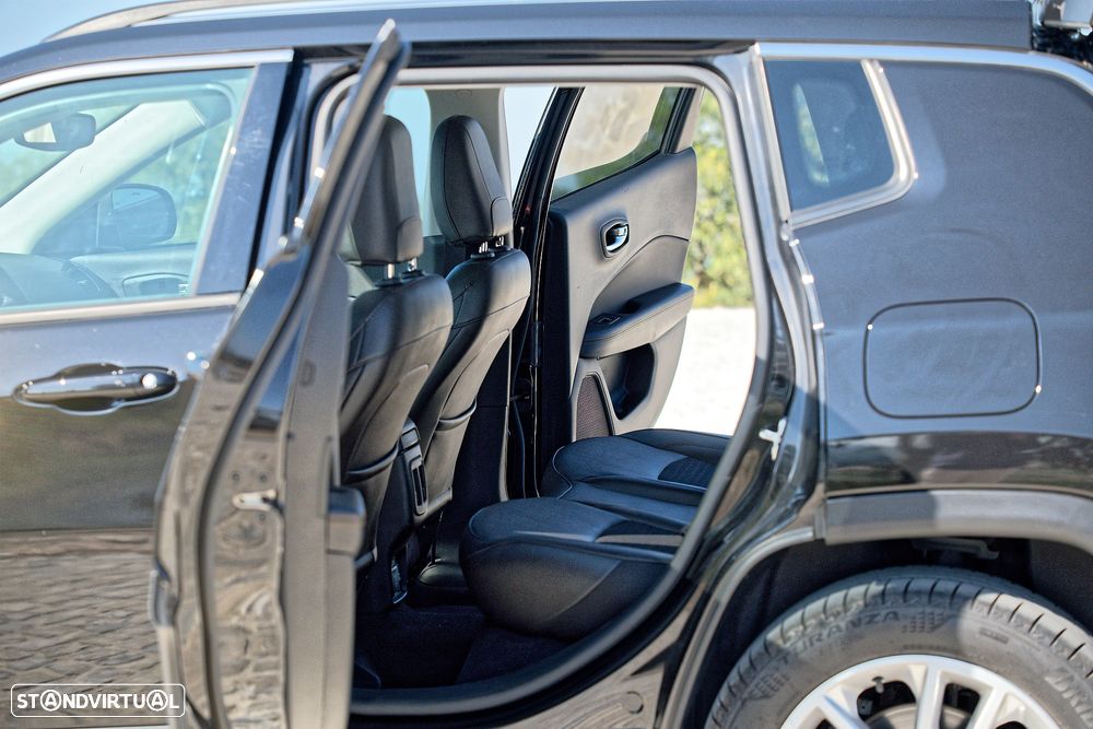 Jeep Compass - 30