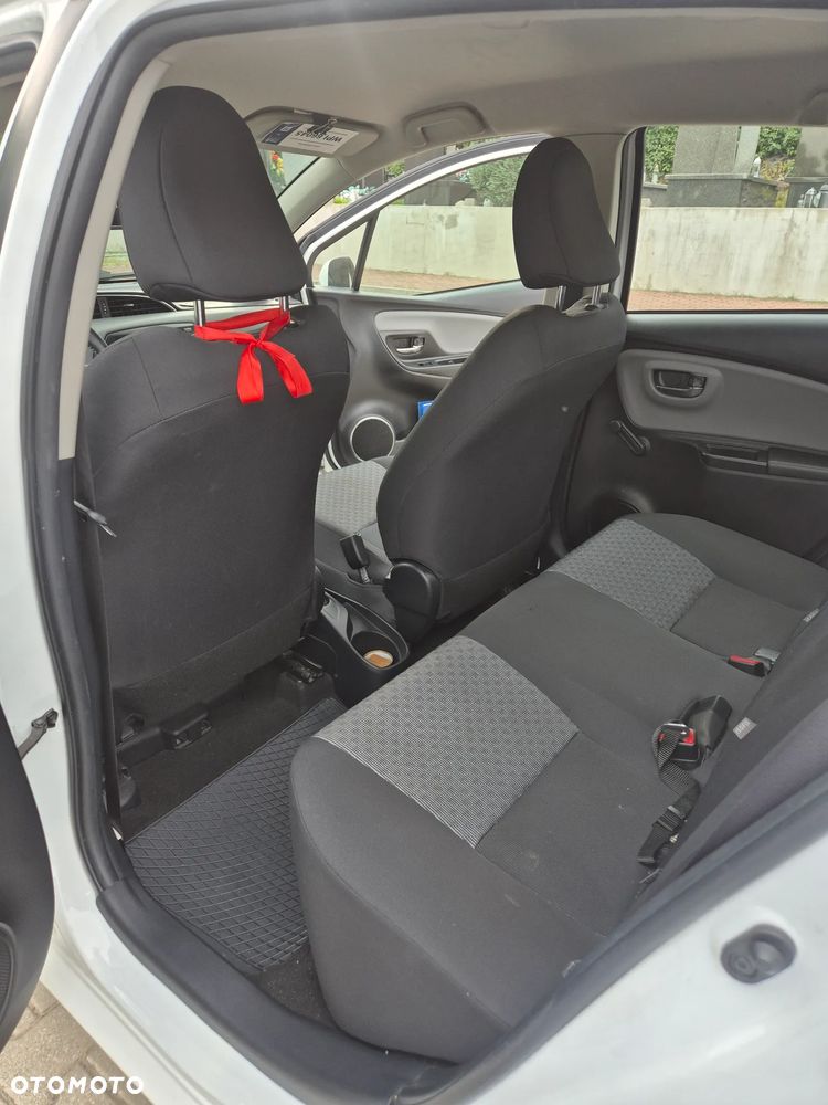 Toyota Yaris 1.0 Active EU6 - 11