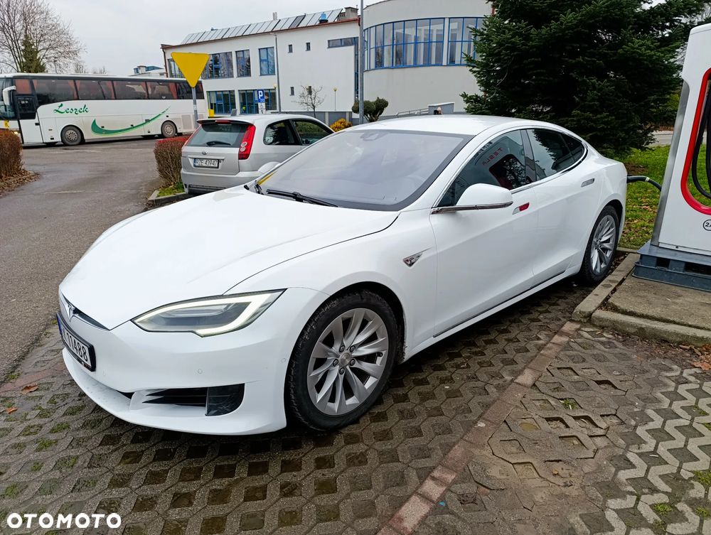 Tesla Model S - 9