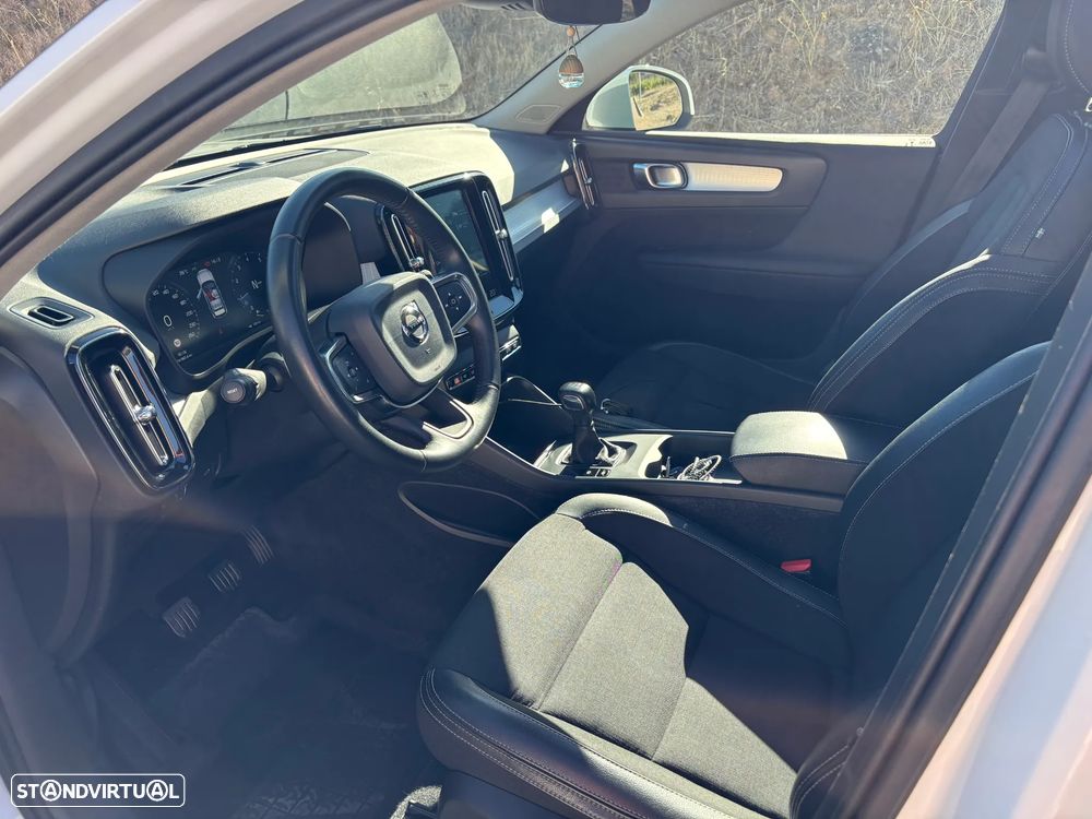 Volvo XC 40 T3 Momentum - 17
