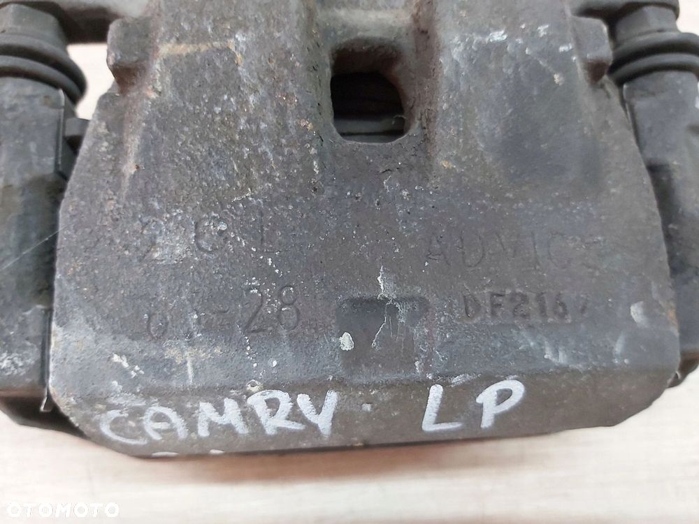 TOYOTA Camry VI XV40 zacisk jarzmo lewy przód 06-11r - 3
