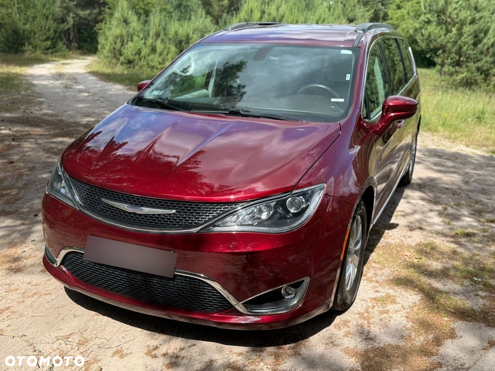Chrysler Pacifica - 16