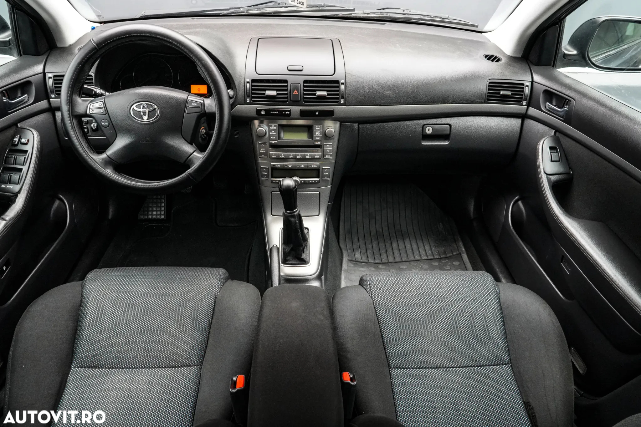 Toyota Avensis 1.8 Sedan Terra - 7