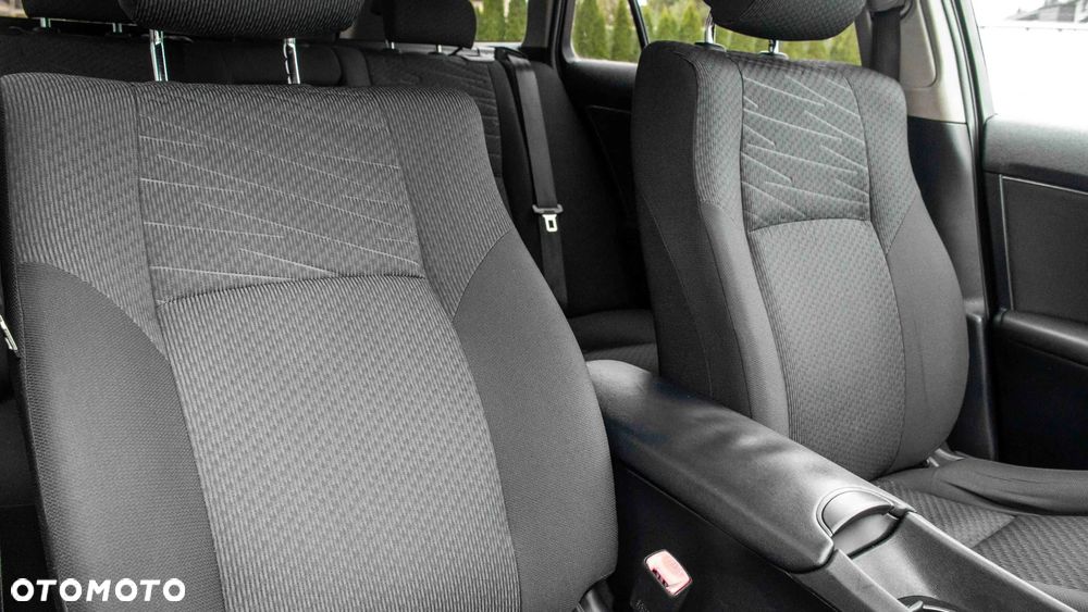 Toyota Avensis 2.0 Premium EU5 - 26