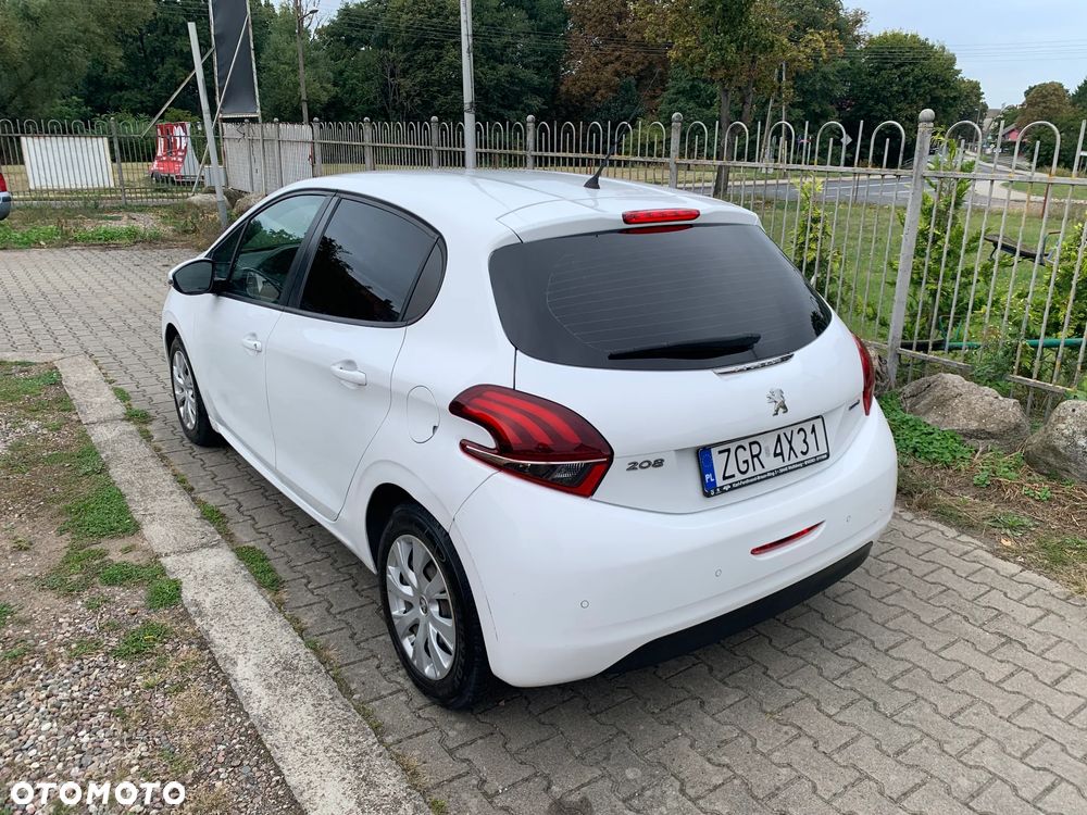 Peugeot 208 - 4