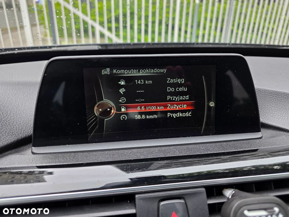 BMW Seria 3 318d Sport Line - 17