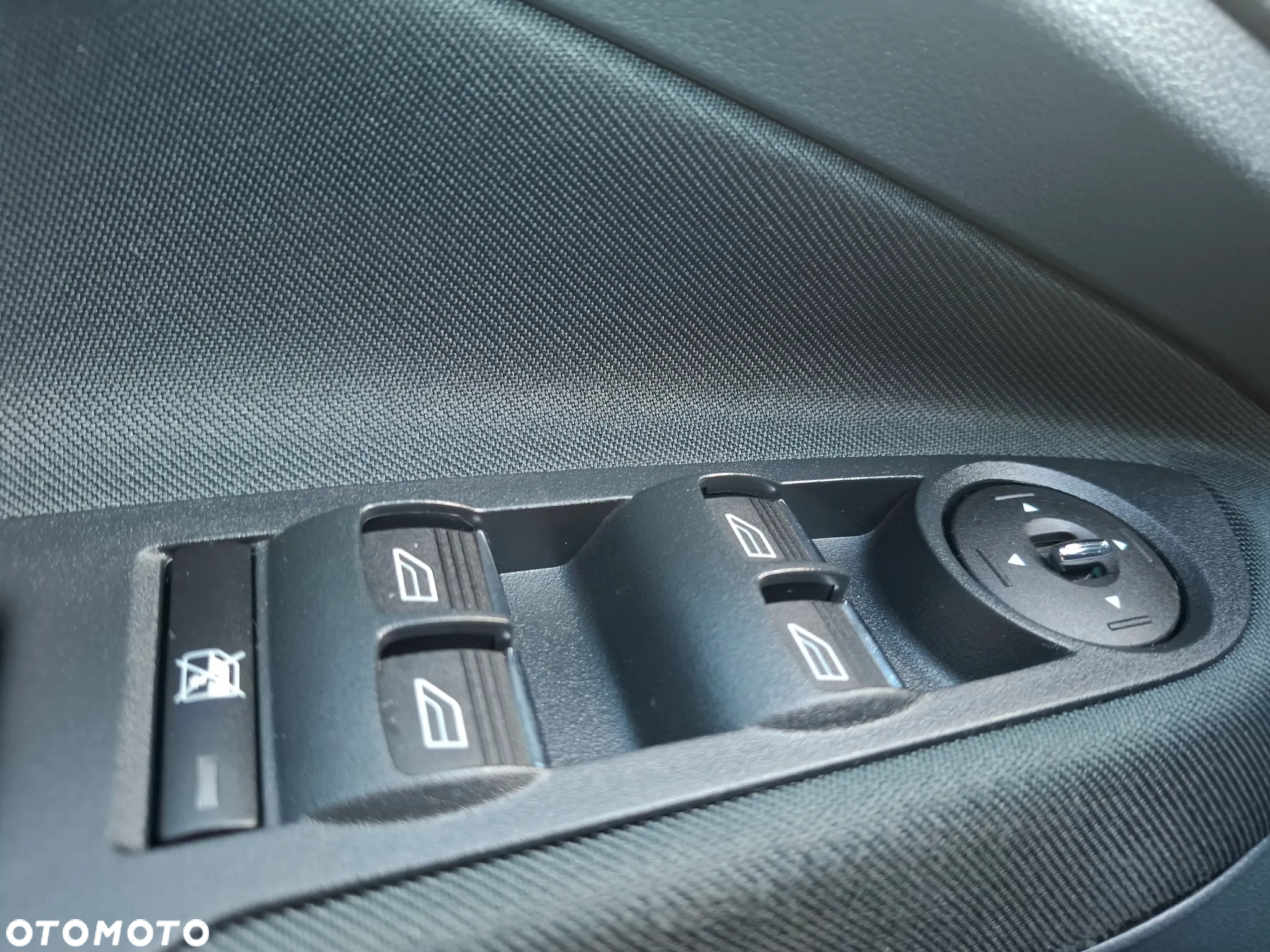 Ford C-MAX 1.6 EcoBoost Trend - 19