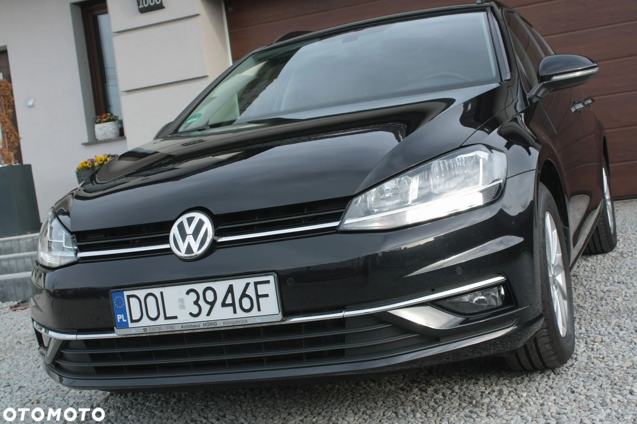 Volkswagen Golf - 1