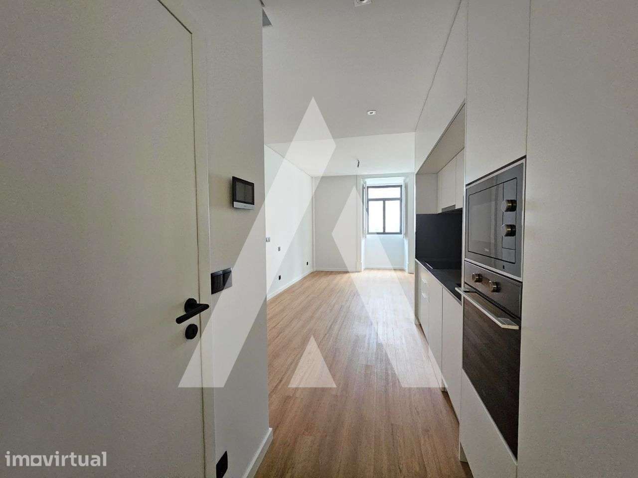 Apartamento T0 localizado no Centro de Aveiro - Grande imagem: 3/25