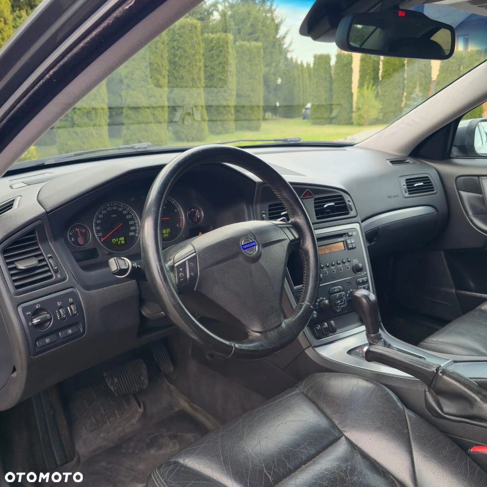 Volvo S60 2.4D Automatik Momentum - 24
