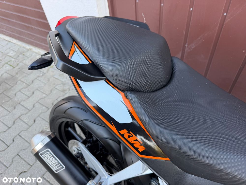 KTM Duke 125 - 24