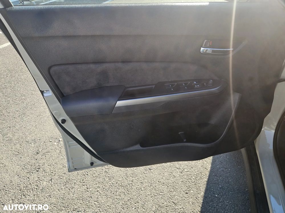 Suzuki Vitara 1.4 Boosterjet AllGrip 6AT MHEV Spirit - 14