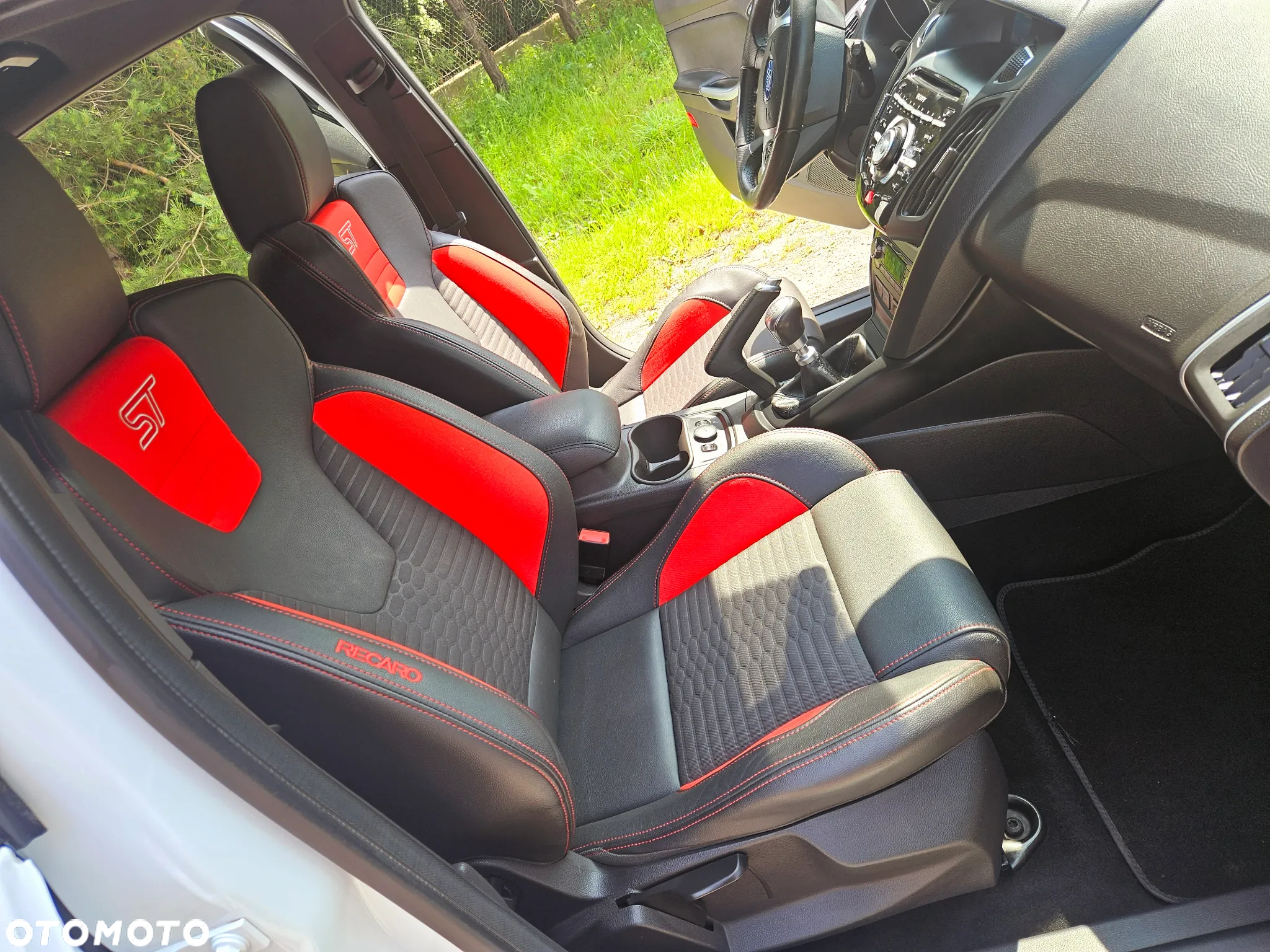 Ford Focus 2.0 EcoBoost ST mit Leder-Sport-Paket - 17
