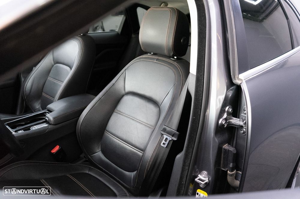 Jaguar F-Pace 20d AWD Aut. R-Sport - 25