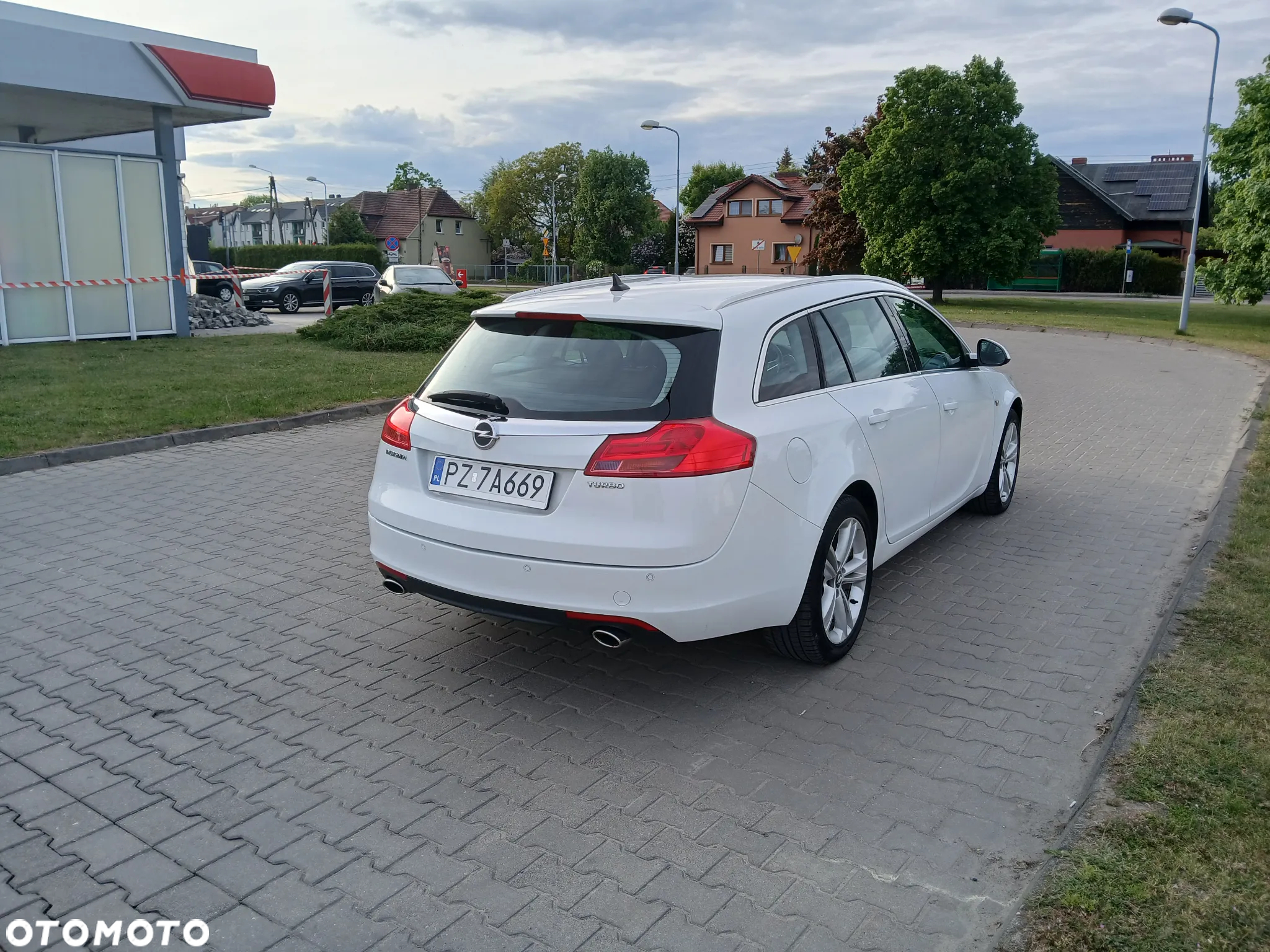 Opel Insignia 1.6 Turbo Sports Tourer Cosmo - 3