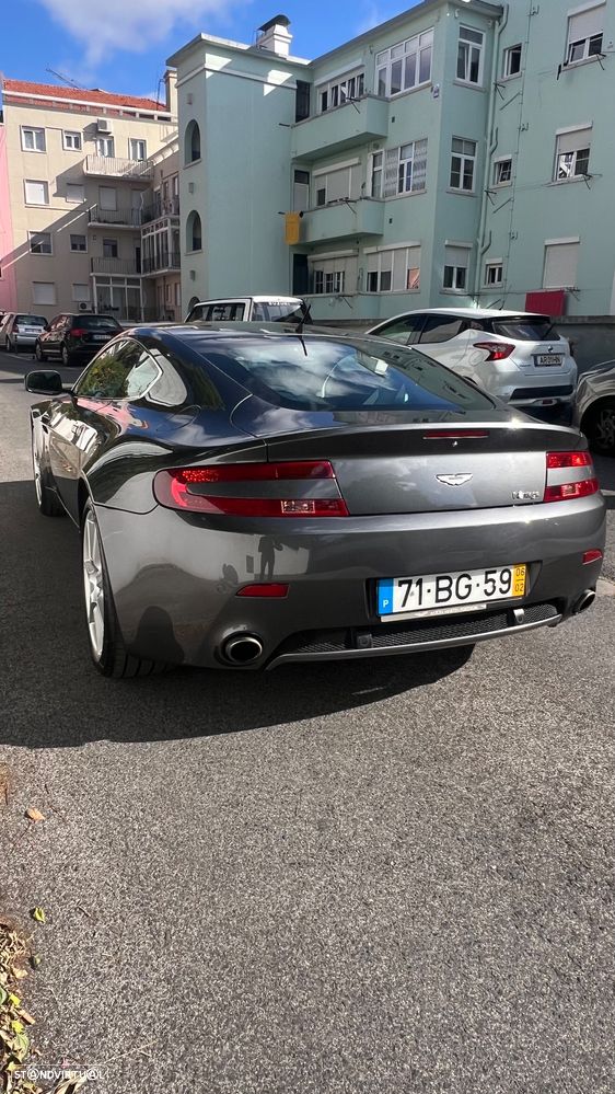 Aston Martin Vantage Coupe V8 - 11