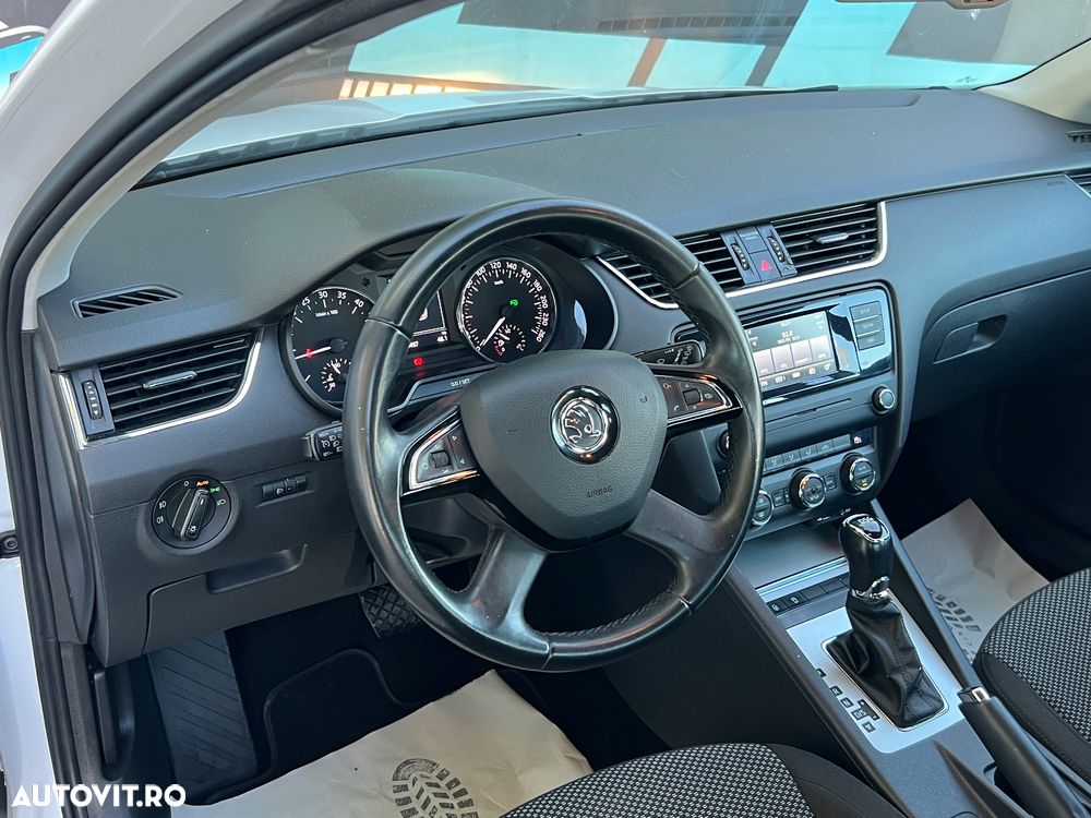 Skoda Octavia 2.0 TDI (Green tec) DSG Style - 10