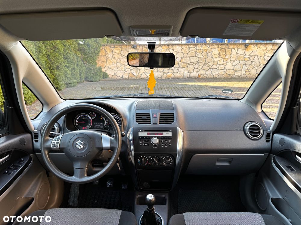 Suzuki SX4 1.6 Premium - 9