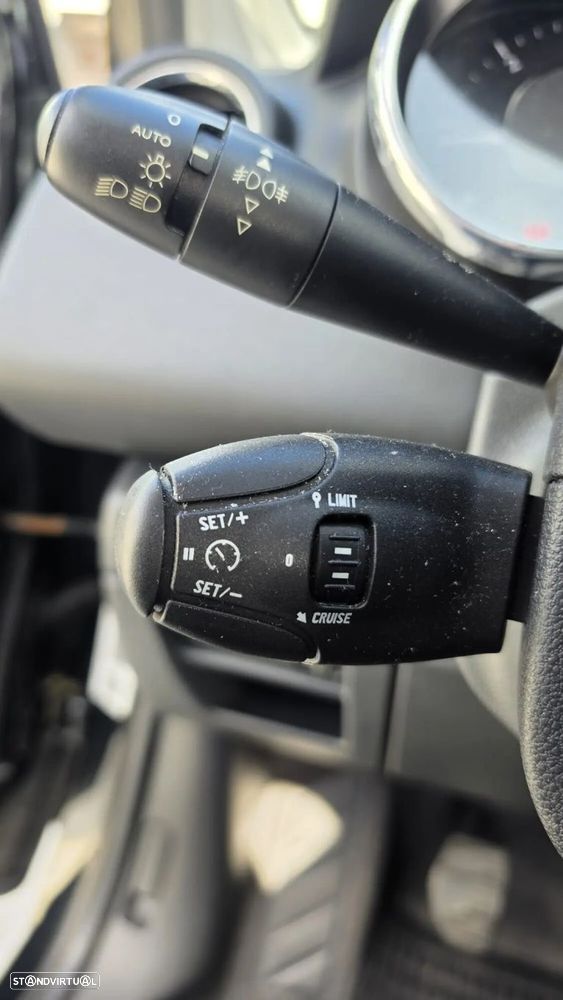 Peugeot 3008 1.6 HDi Allure - 16