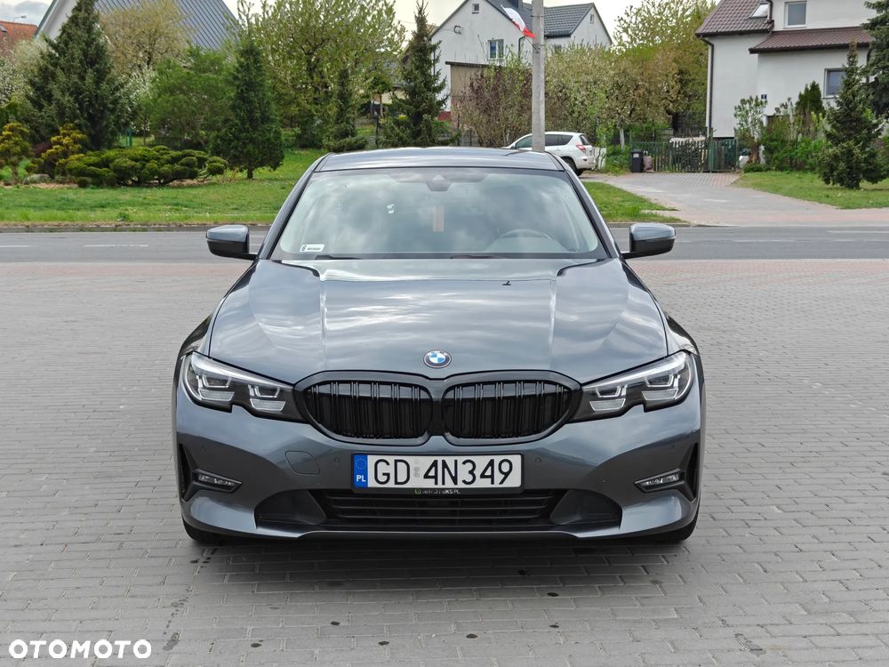 BMW Seria 3 320d Sport Line - 2